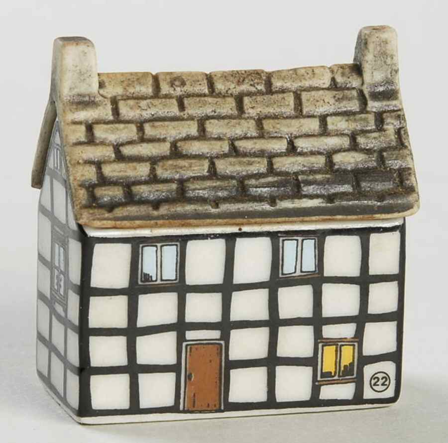 Whimsey On Why Village  Series#3 The Sweet Shop - No Box by Wade (England)-1