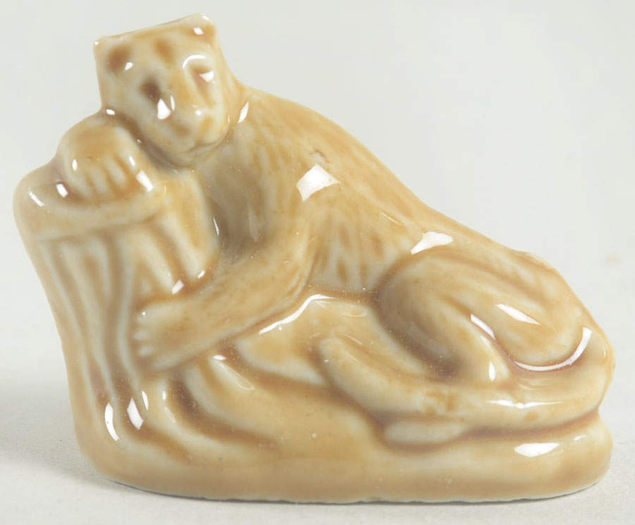 Wade Whimsies Panther On Tree Stump - No Box by Wade (England)-1