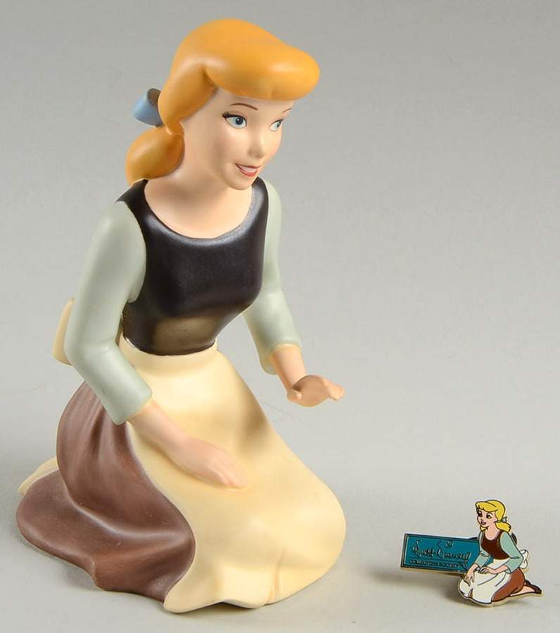 Annual Membership Gifts Wistful Dreamer-Cinderella - Boxed by Walt Disney Classics-1