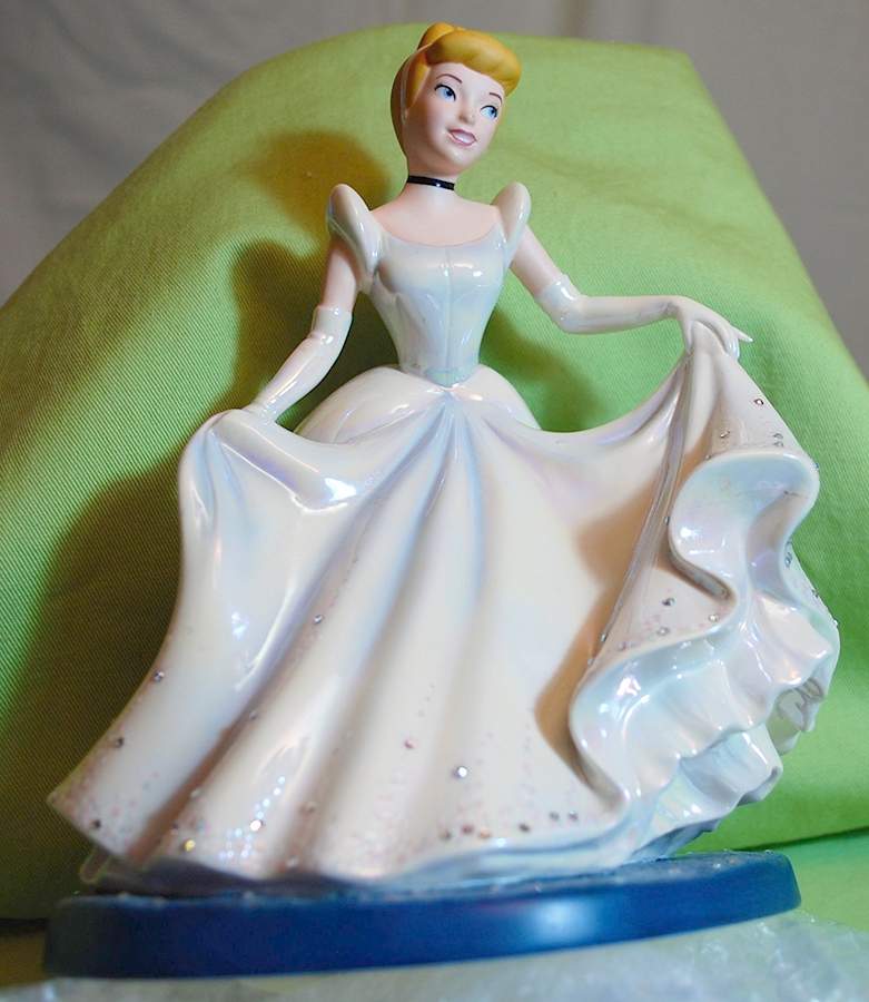 Of Dreams & Magic A Magical Transformation-Cinderella - No Box by Walt Disney Classics-1