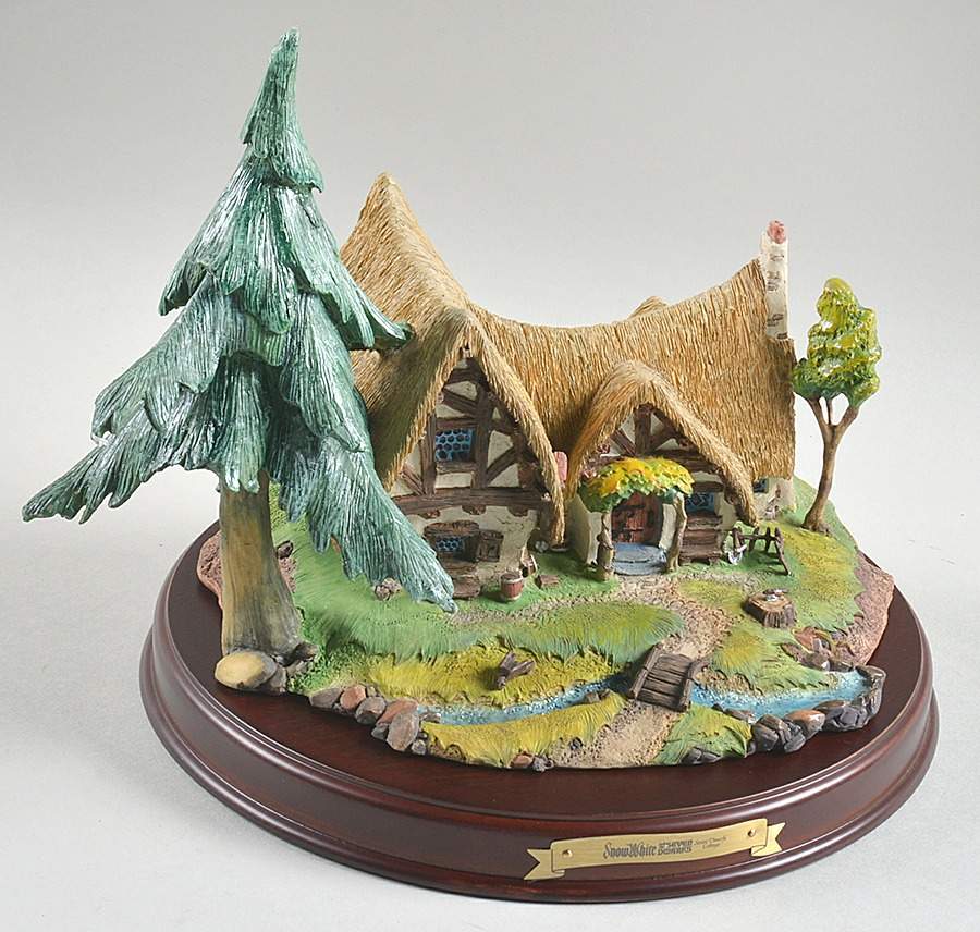 Enchanted Places-Snow White & the Seven Dwarfs The Seven Dwarfs Cottage - No Box by Walt Disney Classics-1