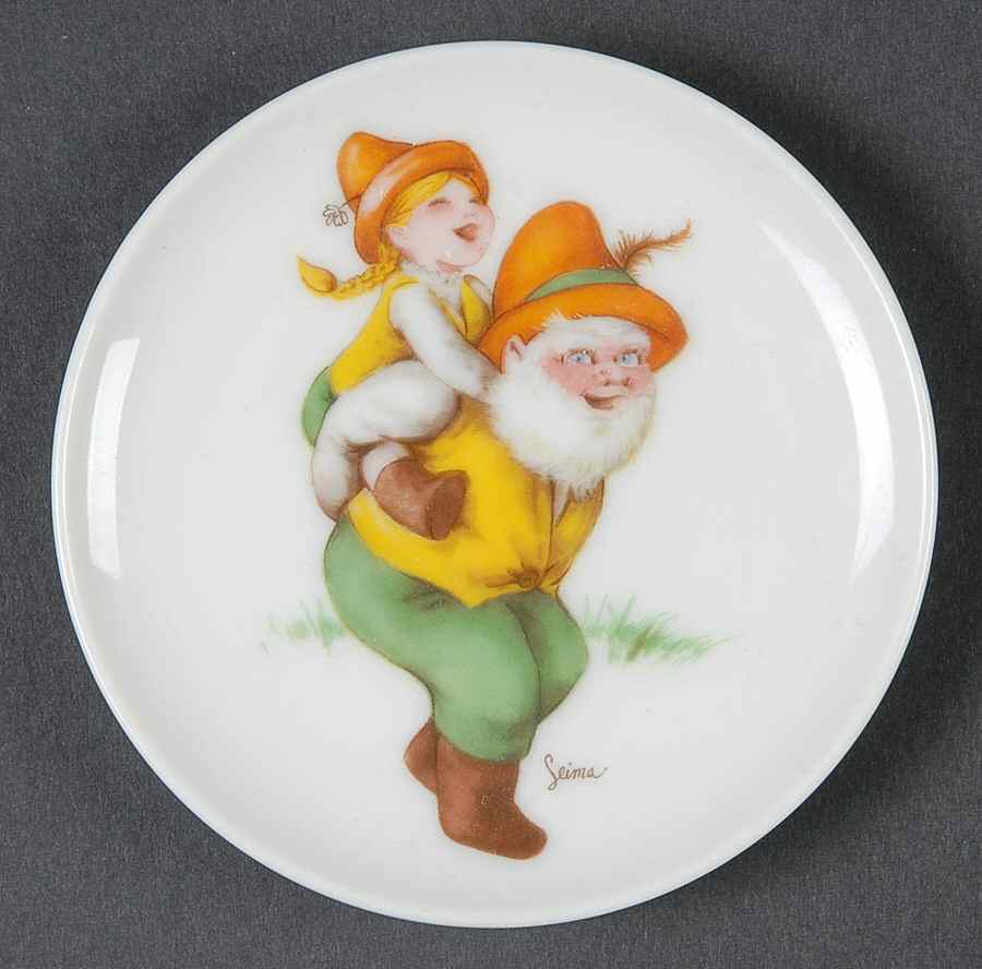 Little People (Miniature) Piggyback - With Box by Woodmere-1