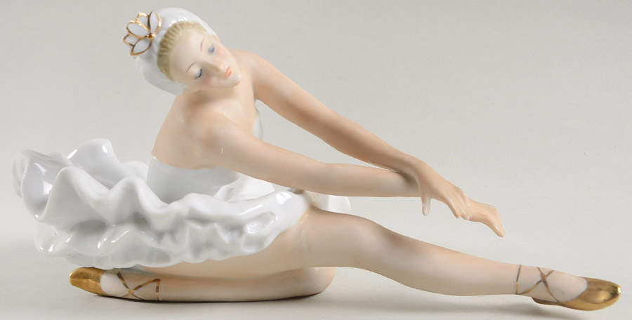 Wallendorf Figurines Ballerina-Gold Slippers - No Box by Wallendorf Porcelain-1