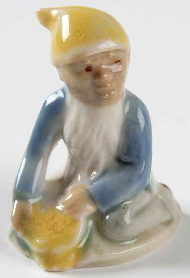 Wade Figurines Gnome-Yellow Hat-Crock O'Gold - No Box by Wade (Ireland)-1