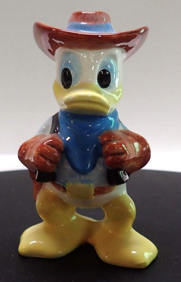 Walt Disney Productions Figurines Donald Duck-Cowboy - No Box by Walt Disney Productions-1