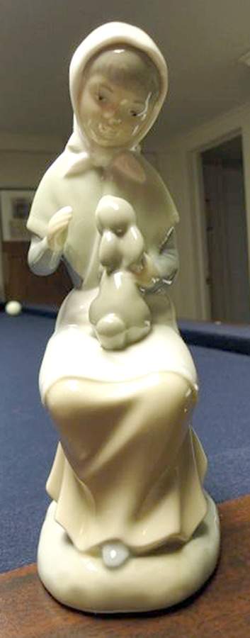 Zaphir Figurine Girl With Rabbit - No Box by Zaphir-1