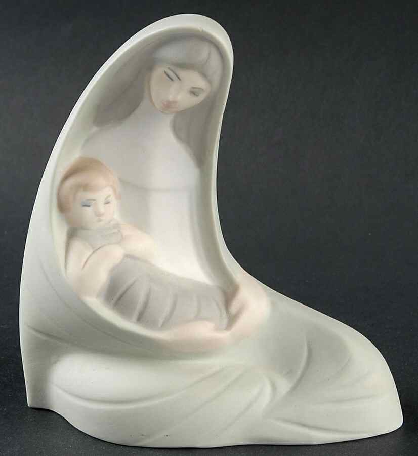 Zaphir Figurine Virgin Seated - No Box by Zaphir-1