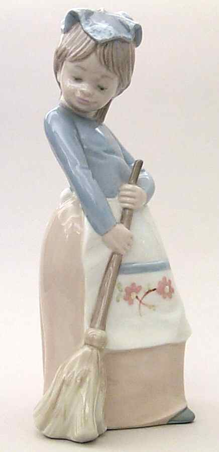 Zaphir Figurine A Clean Sweep - No Box by Zaphir-1