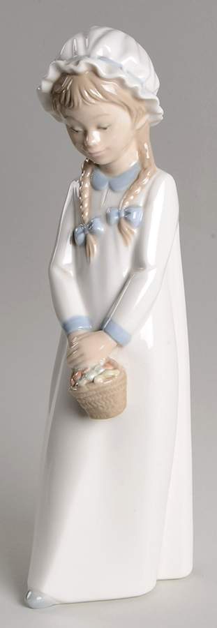 Zaphir Figurine Girl With Basket Of Sweets - No Box by Zaphir-1