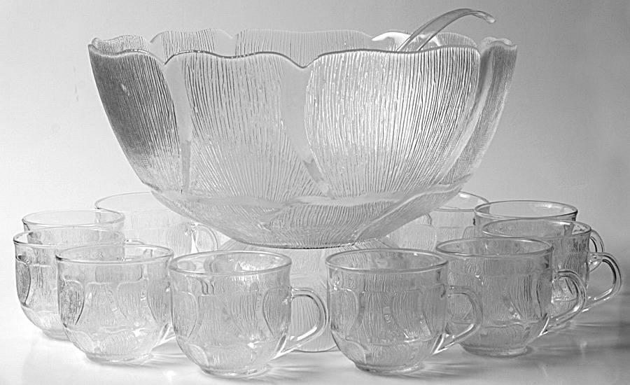 Fleur (15 Pc) Punch Set (12"Bowl,7"Bowl,12 Cups,Ladle) by Arcoroc-1