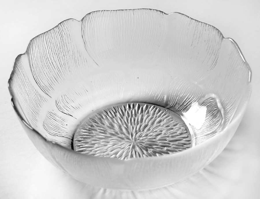 Fleur 7" Round Bowl/Punch Stand by Arcoroc-1