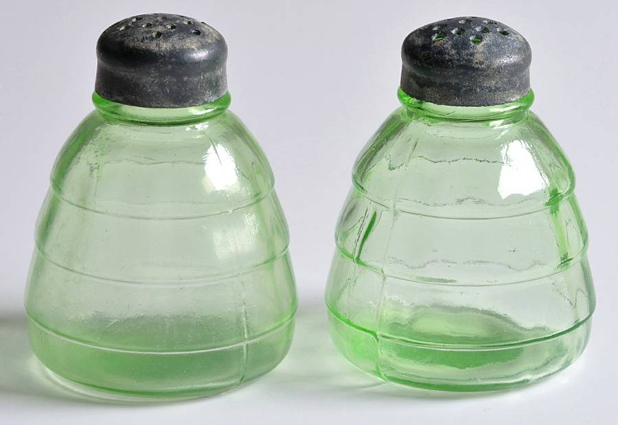 Block Optic Green Shaker Set w/Metal Lids by Anchor Hocking-1