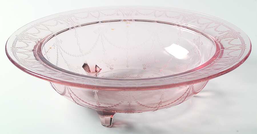 Cameo Pink 3-Toed Footed Bowl by Anchor Hocking-1