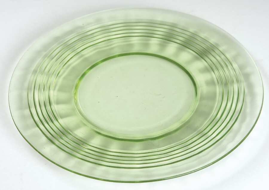 Circle Green Luncheon Plate by Anchor Hocking-1