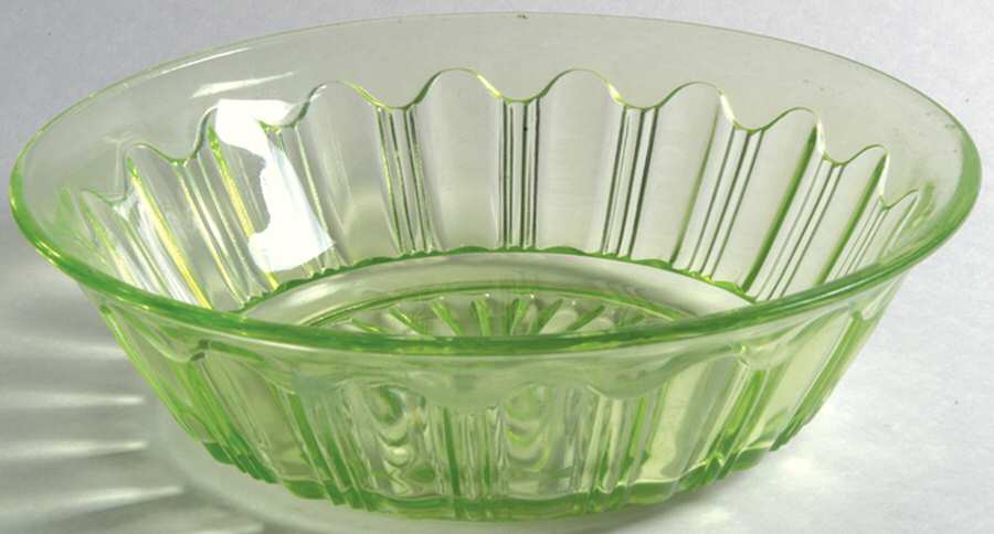 Colonial Green 9" Large Fruit Bowl by Anchor Hocking-1