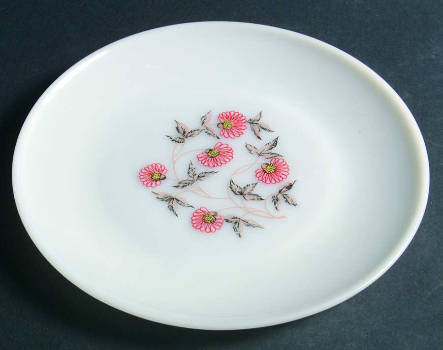 Fleurette Dinner Plate by Anchor Hocking-1