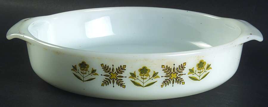 Meadow Green Round Baker by Anchor Hocking-1