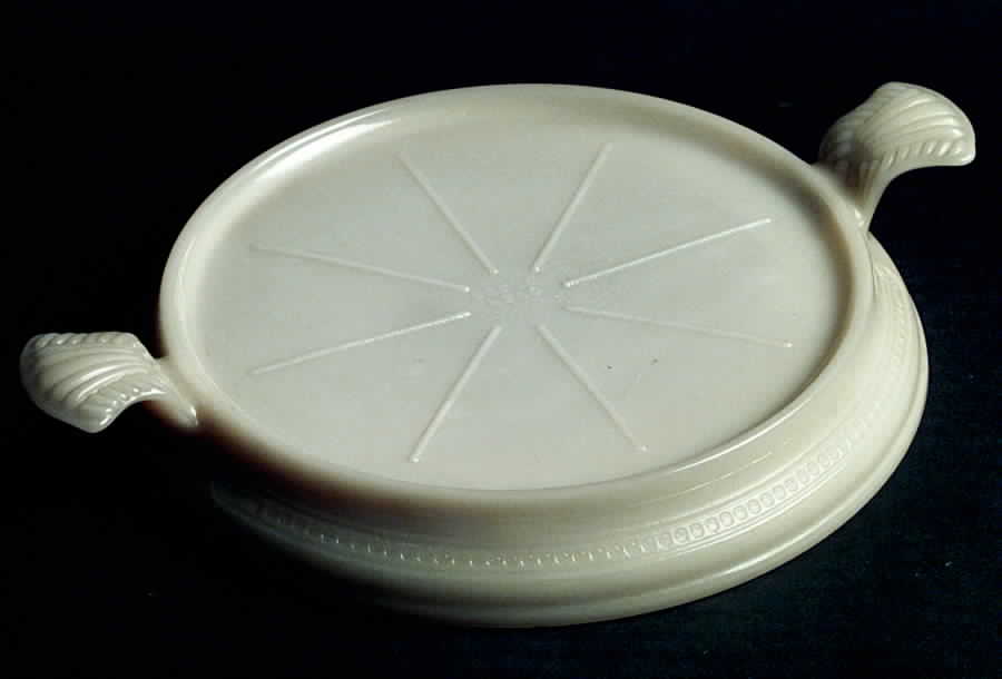 Philbe Ivory Round Hot Plate by Anchor Hocking-1