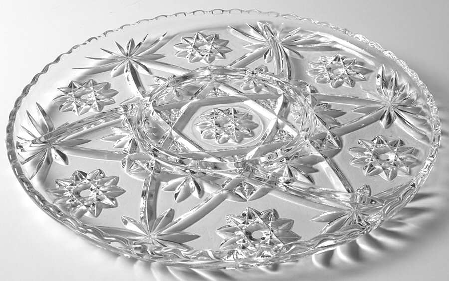 Prescut Clear 11" Round 4 Part Relish by Anchor Hocking-1