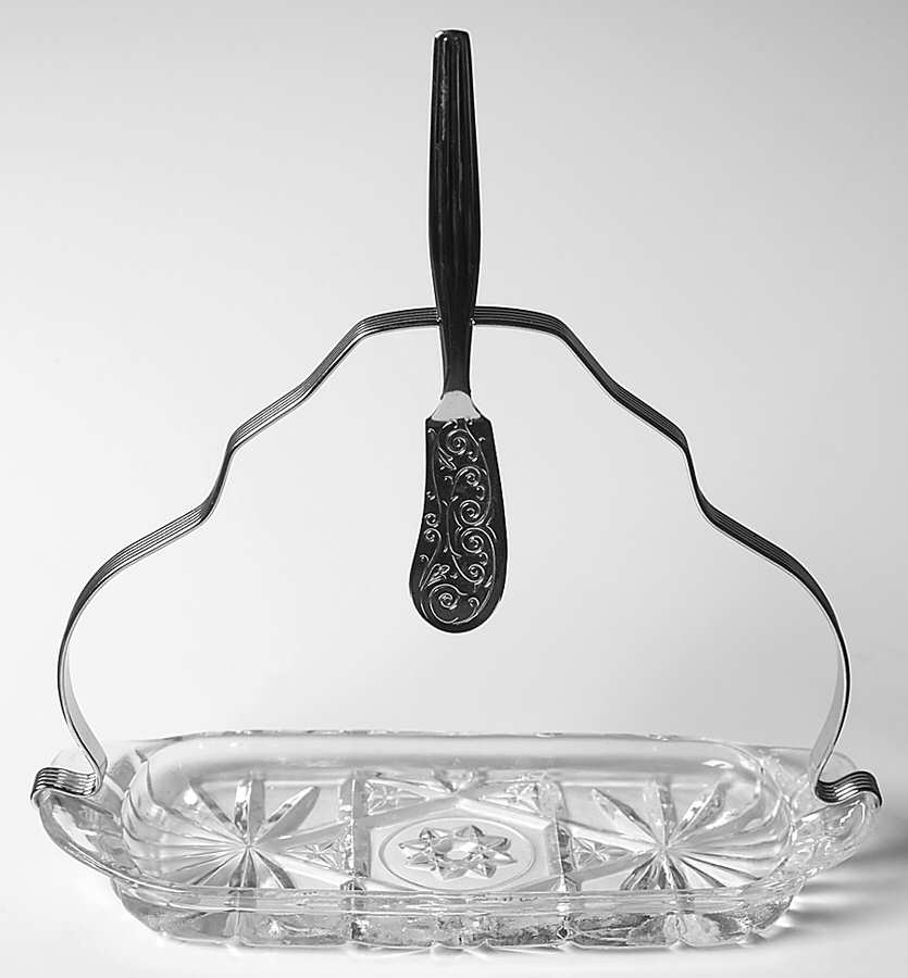 Prescut Clear Butter Tray W/Detachable Metal Handle & Knife by Anchor Hocking-1