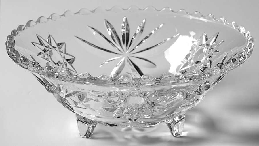 Prescut Clear 3-Toed Bon Bon by Anchor Hocking-1