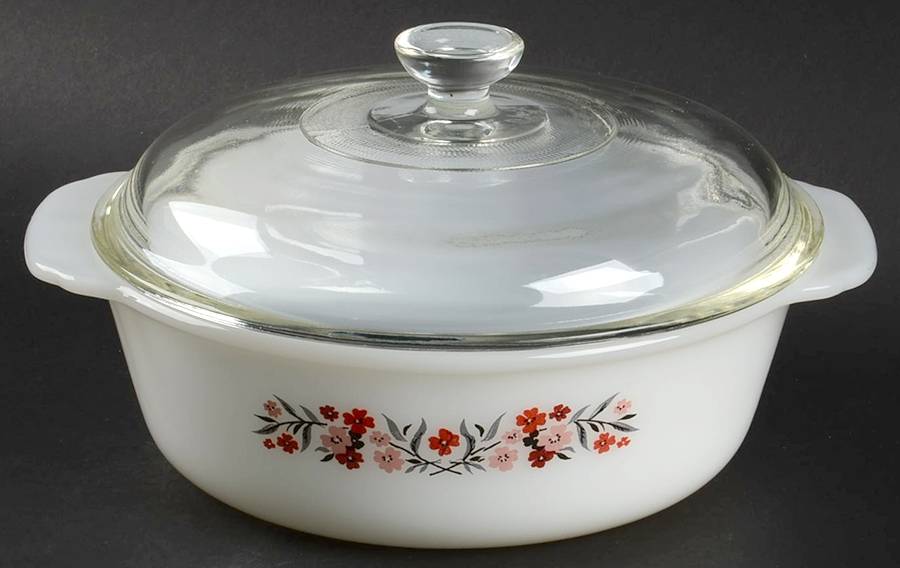 Primrose (Fire King) 1.5 Quart Round Covered Casserole by Anchor Hocking-1