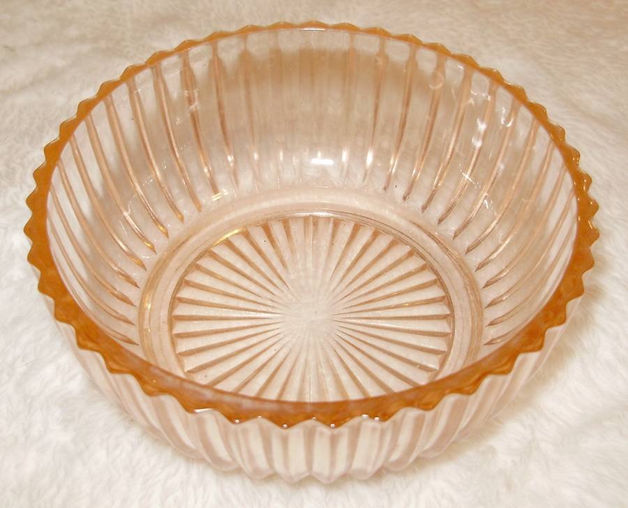Queen Mary Pink 4" Round Bowl by Anchor Hocking-1