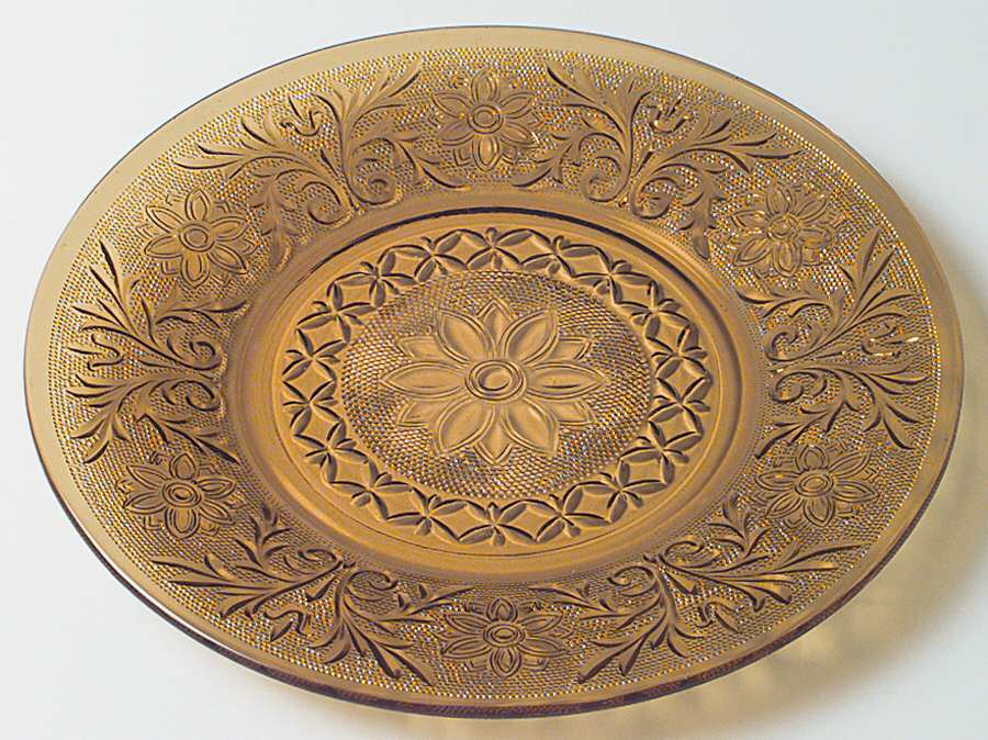 Sandwich Desert Gold Dinner Plate by Anchor Hocking-1