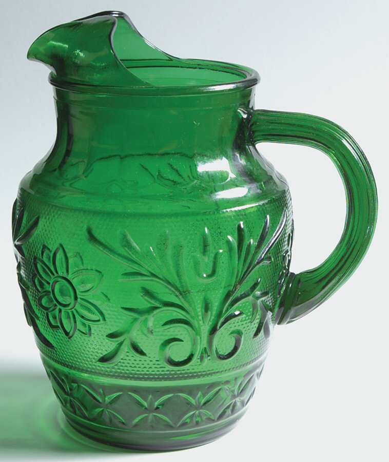 Sandwich Forest Green 37 Oz Ice Lip Juice Pitcher by Anchor Hocking-1