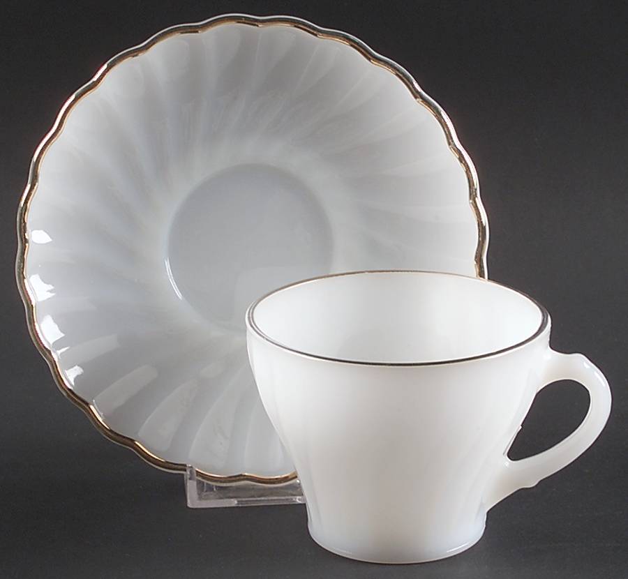 Golden Shell (Shell) Cup and Saucer Set by Anchor Hocking-1