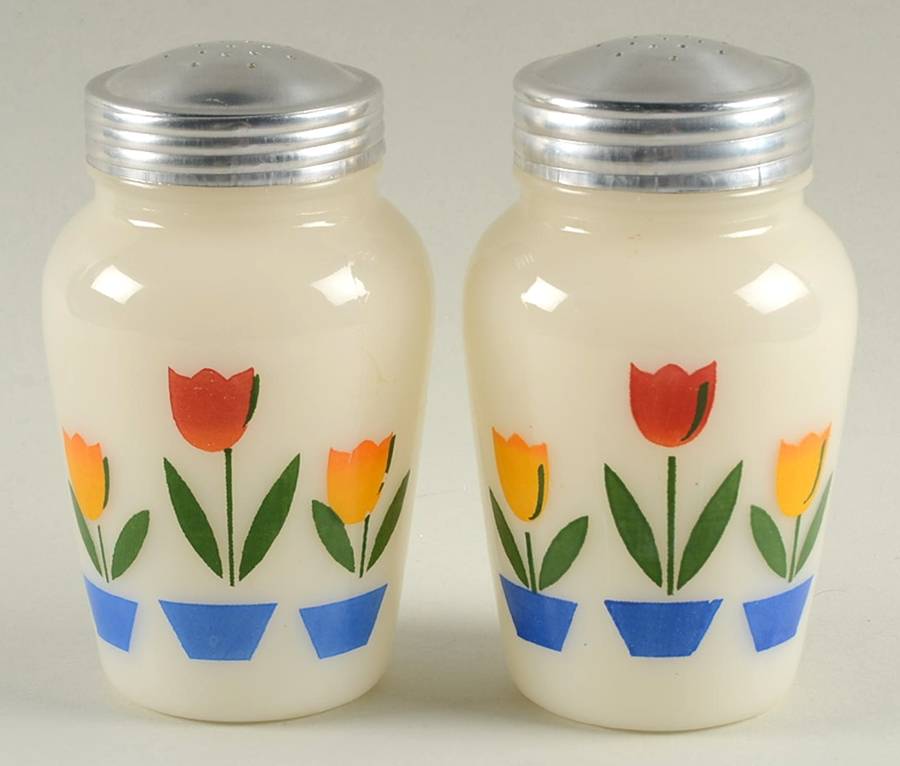 Tulips On Ivory Shaker Set w/Metal Lids by Anchor Hocking-1
