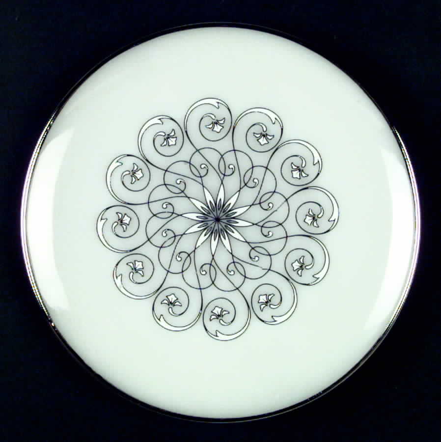 Vienna Lace Dinner Plate by Anchor Hocking-1