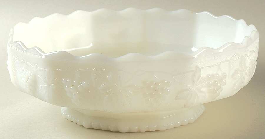 Vintage Milk Glass Centerpiece by Anchor Hocking-1