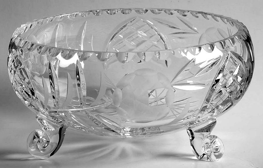 Vega 8" 3-Toed Footed Bowl by American Cut-1