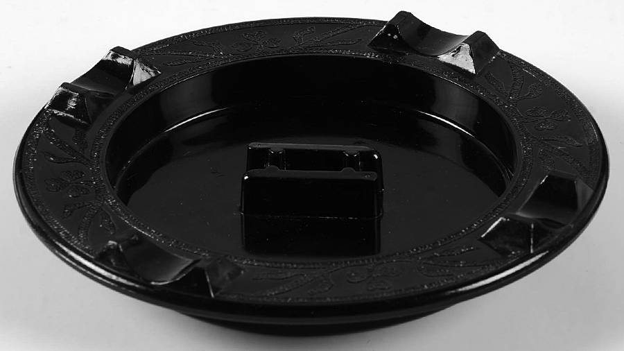 Cloverleaf Black Ashtray with Match Book Holder by Hazel-Atlas-1