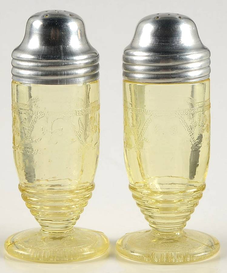 Cloverleaf Yellow Footed Shaker Set & Metal Lids by Hazel-Atlas-1