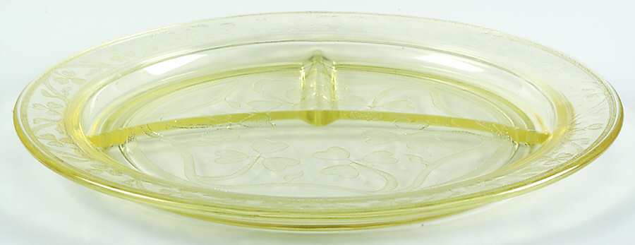 Cloverleaf Yellow Grill Plate by Hazel-Atlas-1
