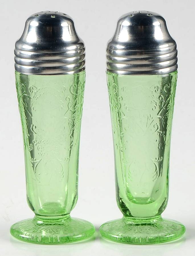 Florentine 2 Green Footed Shaker Set & Metal Lids by Hazel-Atlas-1