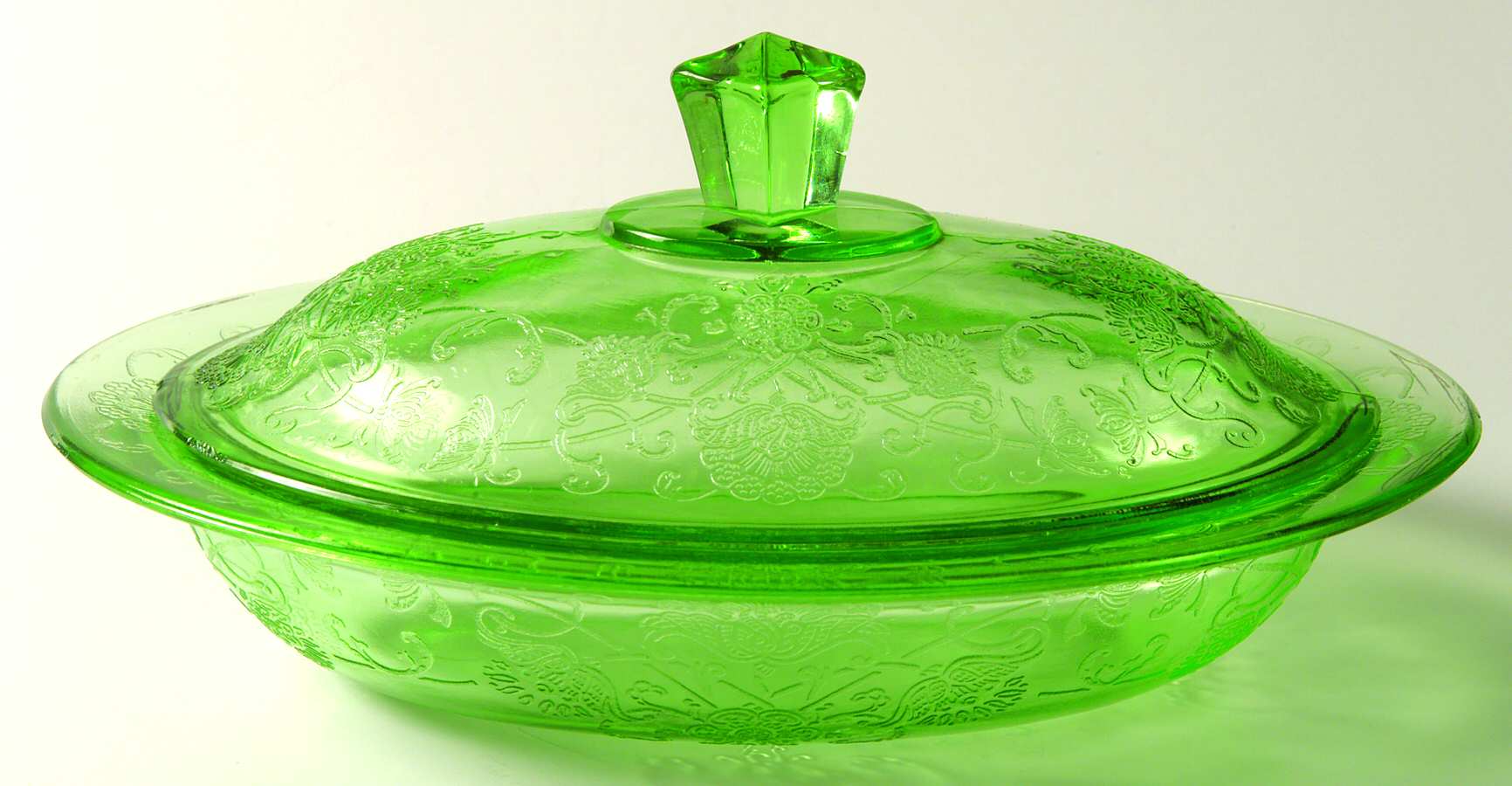 Florentine 2 Green Oval Covered Vegetable by Hazel-Atlas-1
