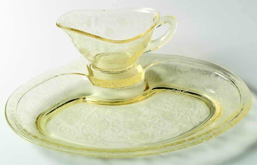 Florentine 2 Yellow Gravy Boat and Platter Set by Hazel-Atlas-1