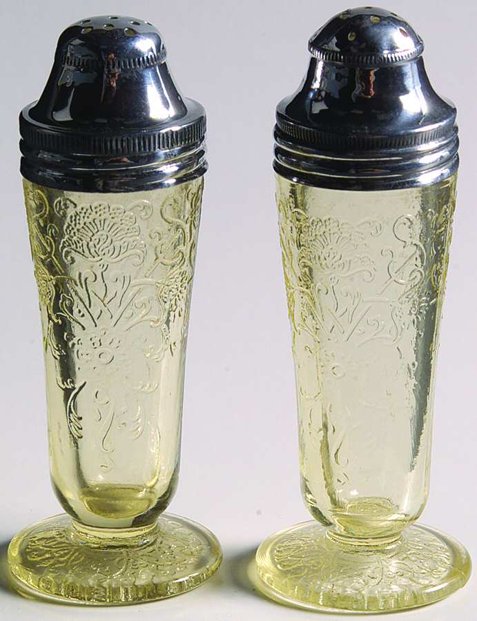 Florentine 2 Yellow Footed Shaker Set & Metal Lids by Hazel-Atlas-1