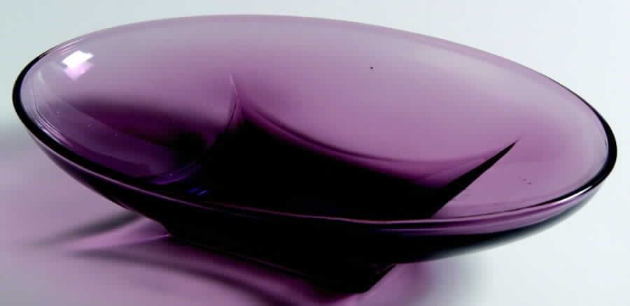 Moroccan Amethyst 8" Oval Bowl by Hazel-Atlas-1