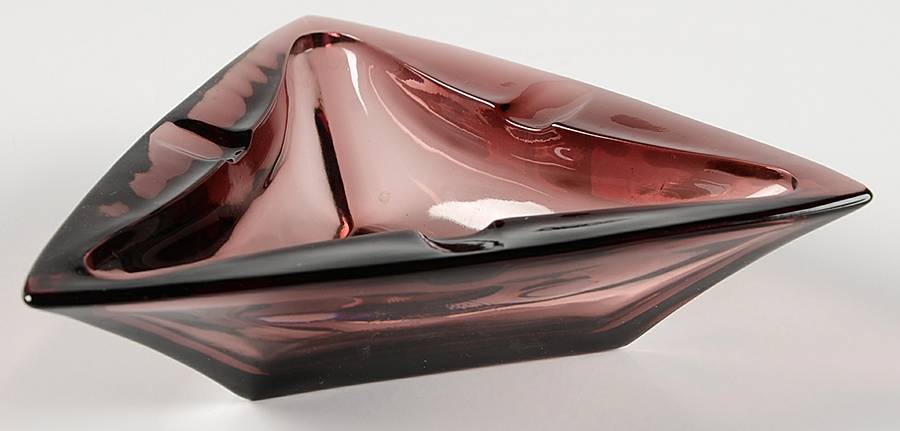 Moroccan Amethyst 6" Triangle Ashtray by Hazel-Atlas-1