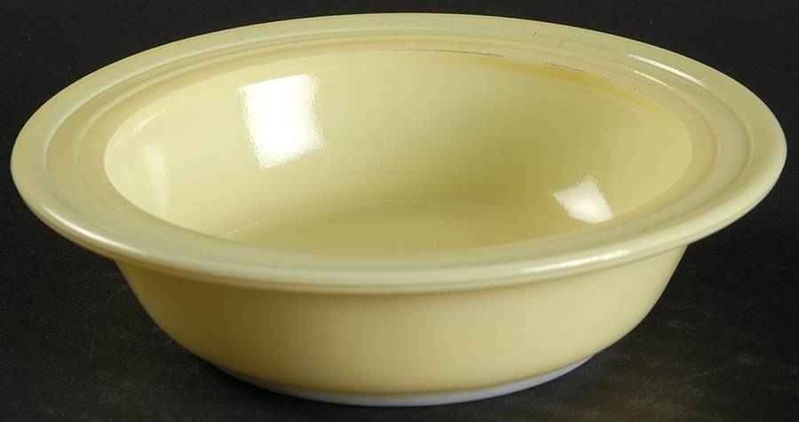 Moderntone Platonite Pastel Yellow 5" Small Fruit/Dessert Bowl by Hazel-Atlas-1