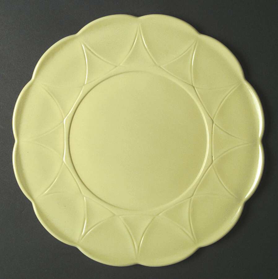 Newport Platonite Yellow Sandwich Plate by Hazel-Atlas-1