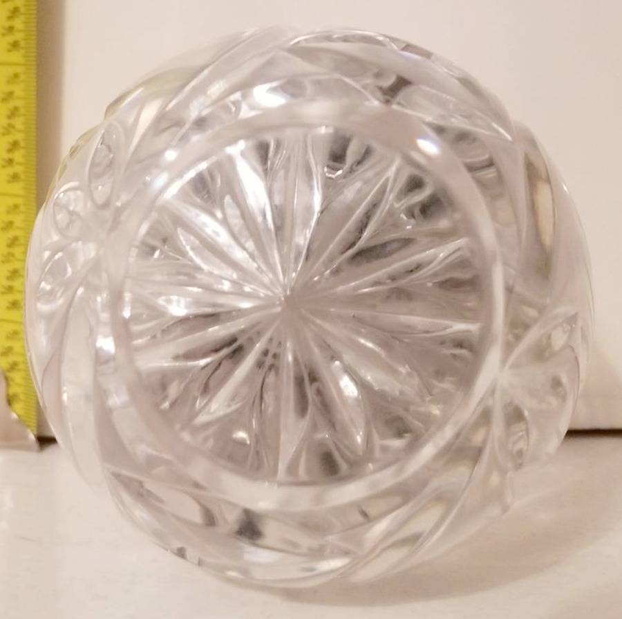 Pinwheel Egg Paperwieght by American Cut-1