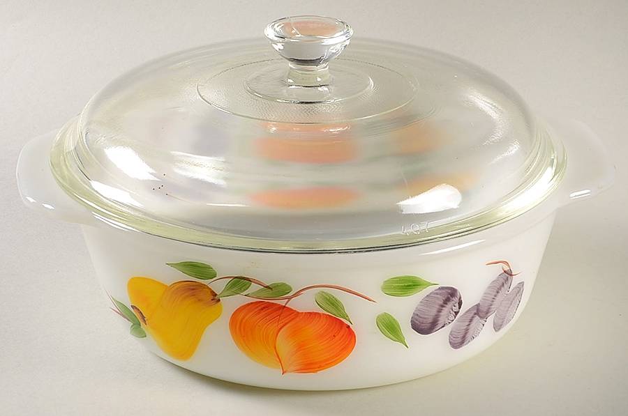 Fruit 1.5 Quart Round Covered Casserole by Anchor Hocking-1