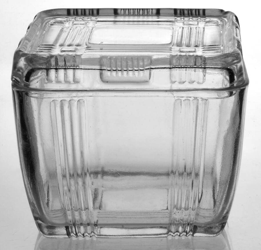 Crisscross Clear Small Square Refrigerator Dish & Lid by Hazel-Atlas-1