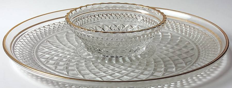 Wexford Gold Chip & Dip Set by Anchor Hocking-1