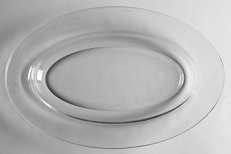 Classique Clear (Coupe) 12" Oval Platter by Arcoroc-1